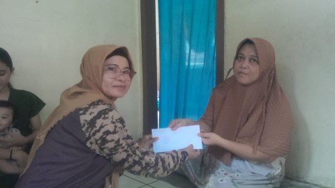 TANAMKAN SIKAP PEDULI SESAMA, SISWA DAN GURU BERIKAN DONASI KEPEDULIAN