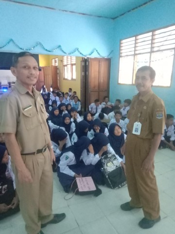 Pengawas Sekolah Apresiasi Kegiatan MPLS Pada SMP Negeri 10 Tarakan