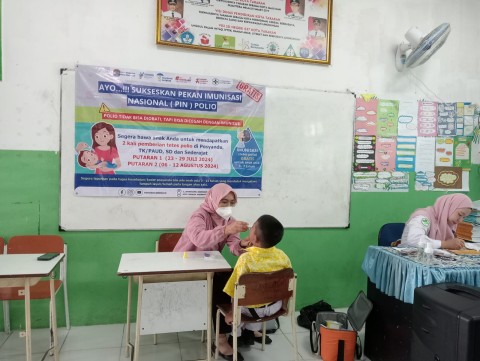 PEKAN IMUNISASI NASIONAL ( PIN ) POLIO