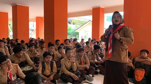 SOSIALISASI TATA TERTIB SEKOLAH BAGI PESERTA DIDIK KELAS IX